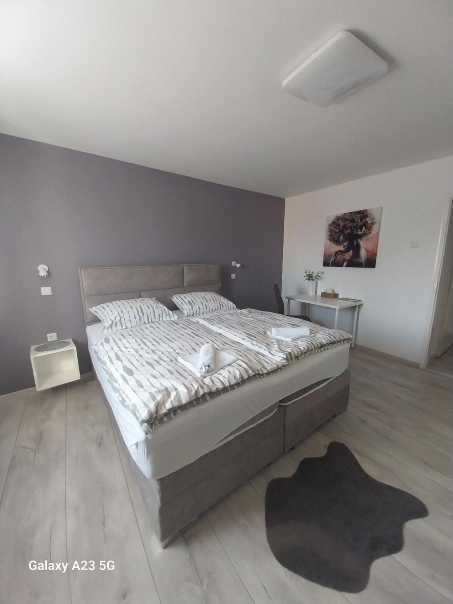 Apartman Bloom Osijek Eksteriør billede